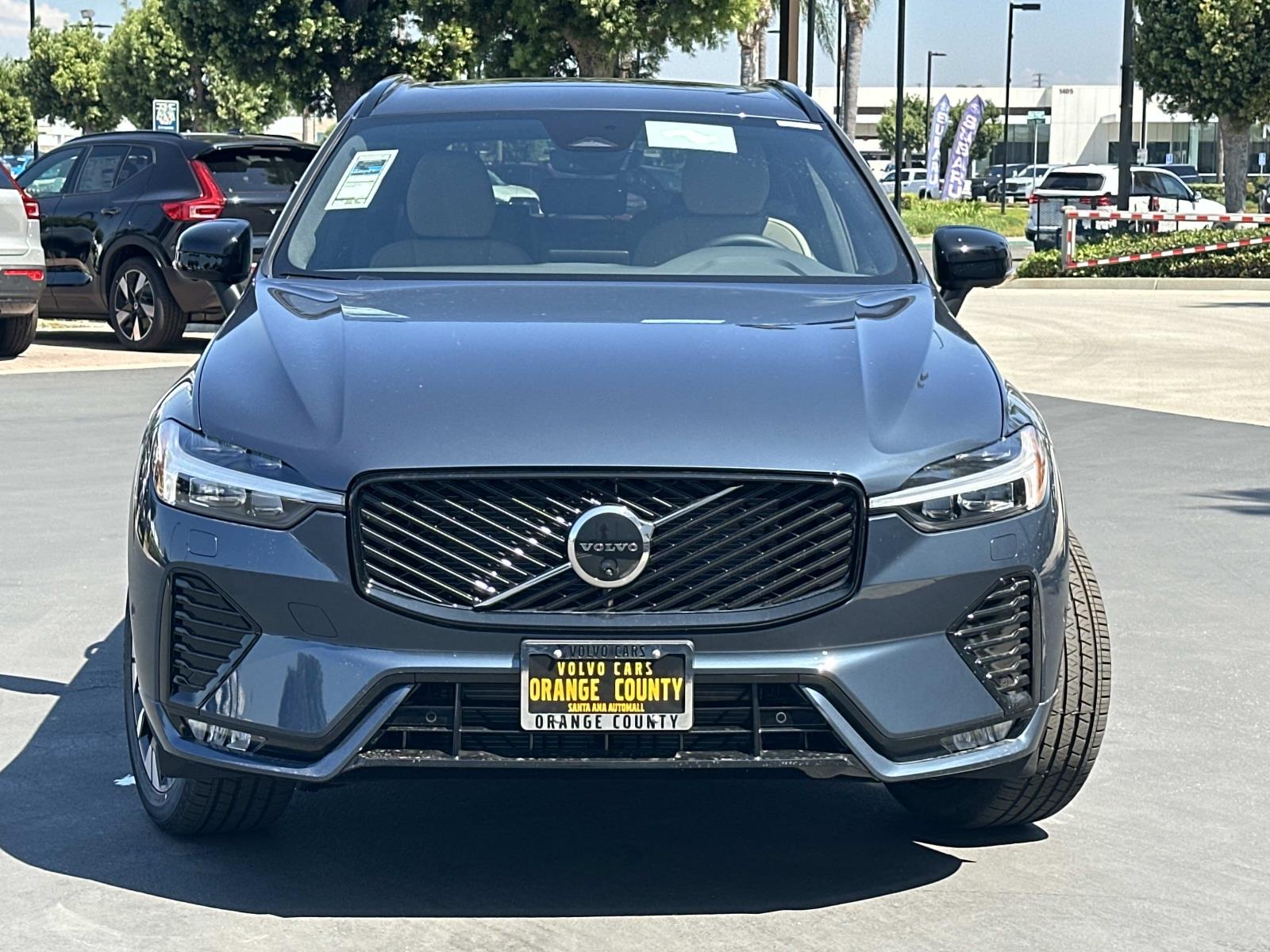 2026 Volvo XC60 B5 Plus photo 2