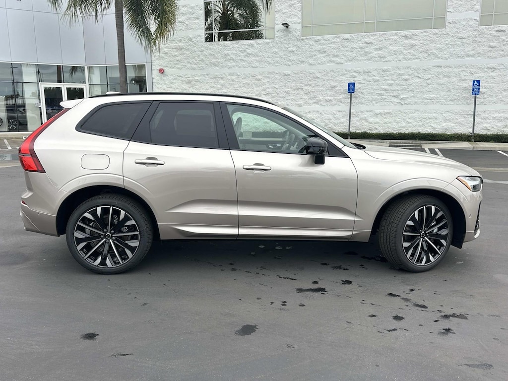 New 2026 Volvo XC60 plug-in hybrid T8 Ultra SUV