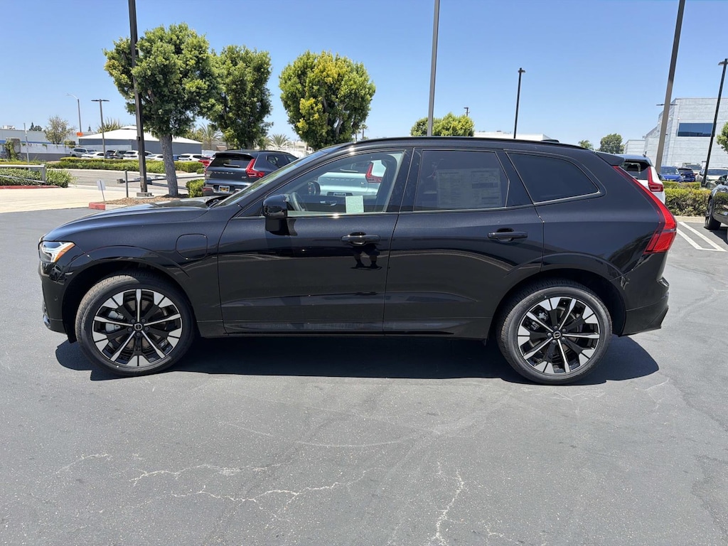 New 2026 Volvo XC60 plug-in hybrid T8 Plus SUV