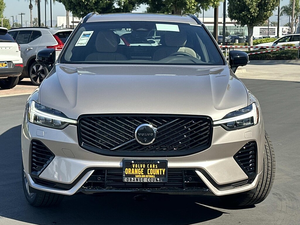 New 2026 Volvo XC60 plug-in hybrid T8 Plus SUV