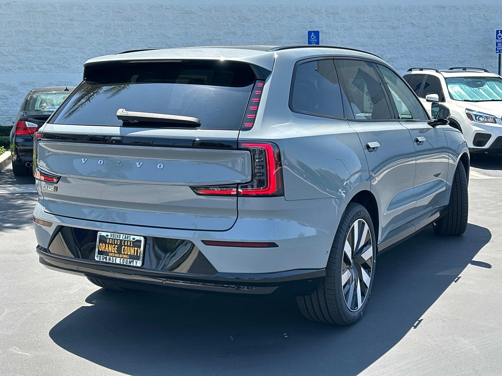 2025 Volvo EX90 Twin Motor Ultra photo 3