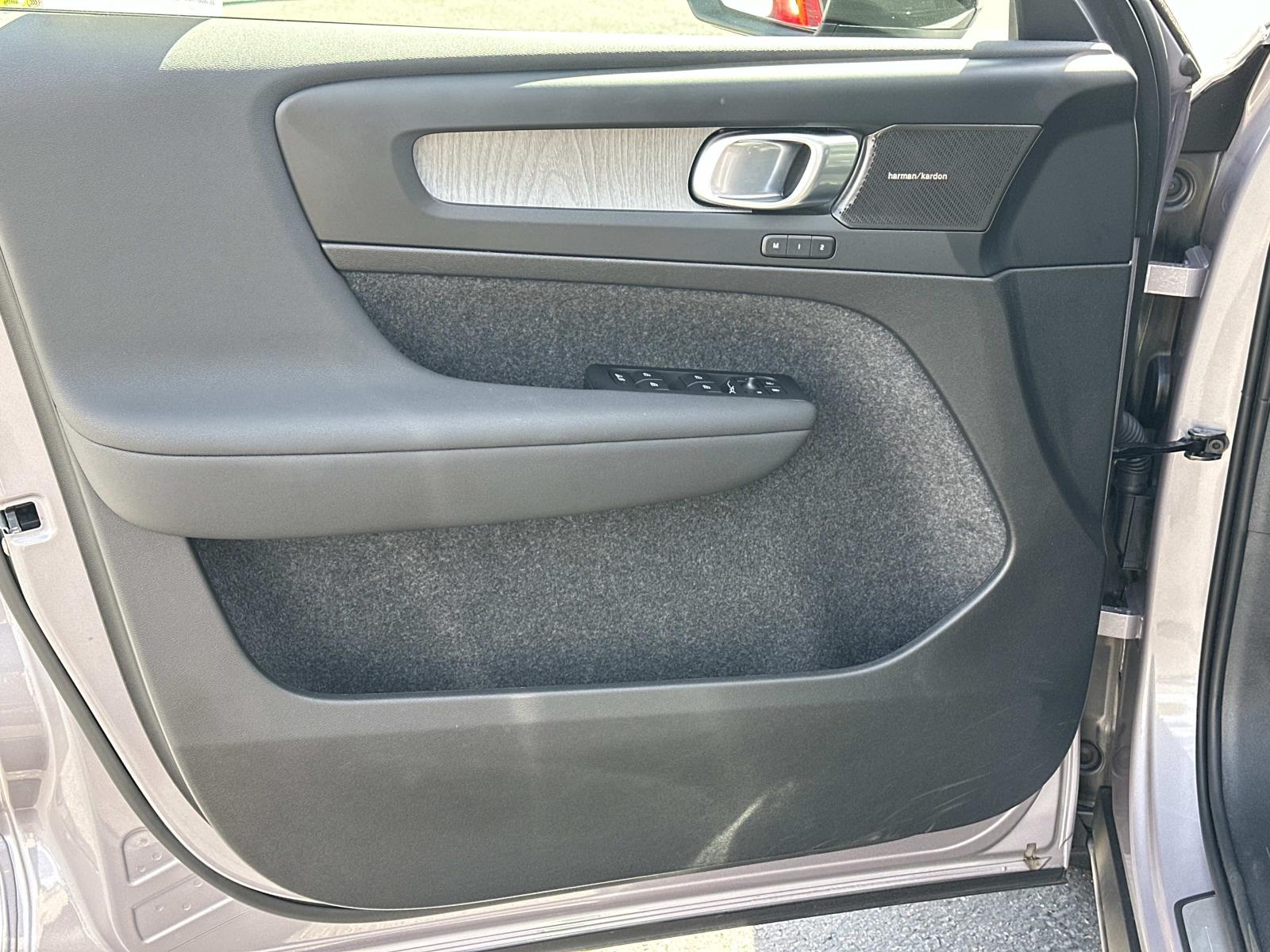 2026 Volvo XC40 Ultra - Photo 15