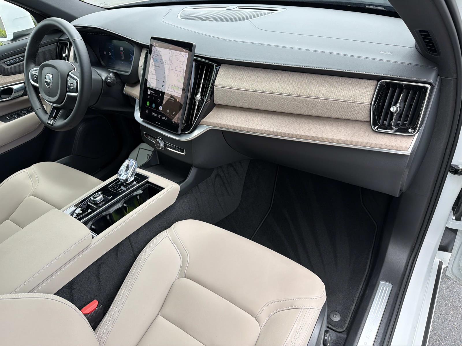 2026 Volvo XC90 Plus - Photo 27