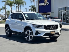 2026 Volvo XC40 B4 Core SUV
