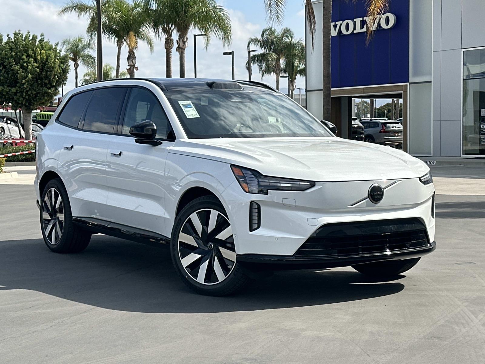 2025 Volvo EX90 Ultra's photo