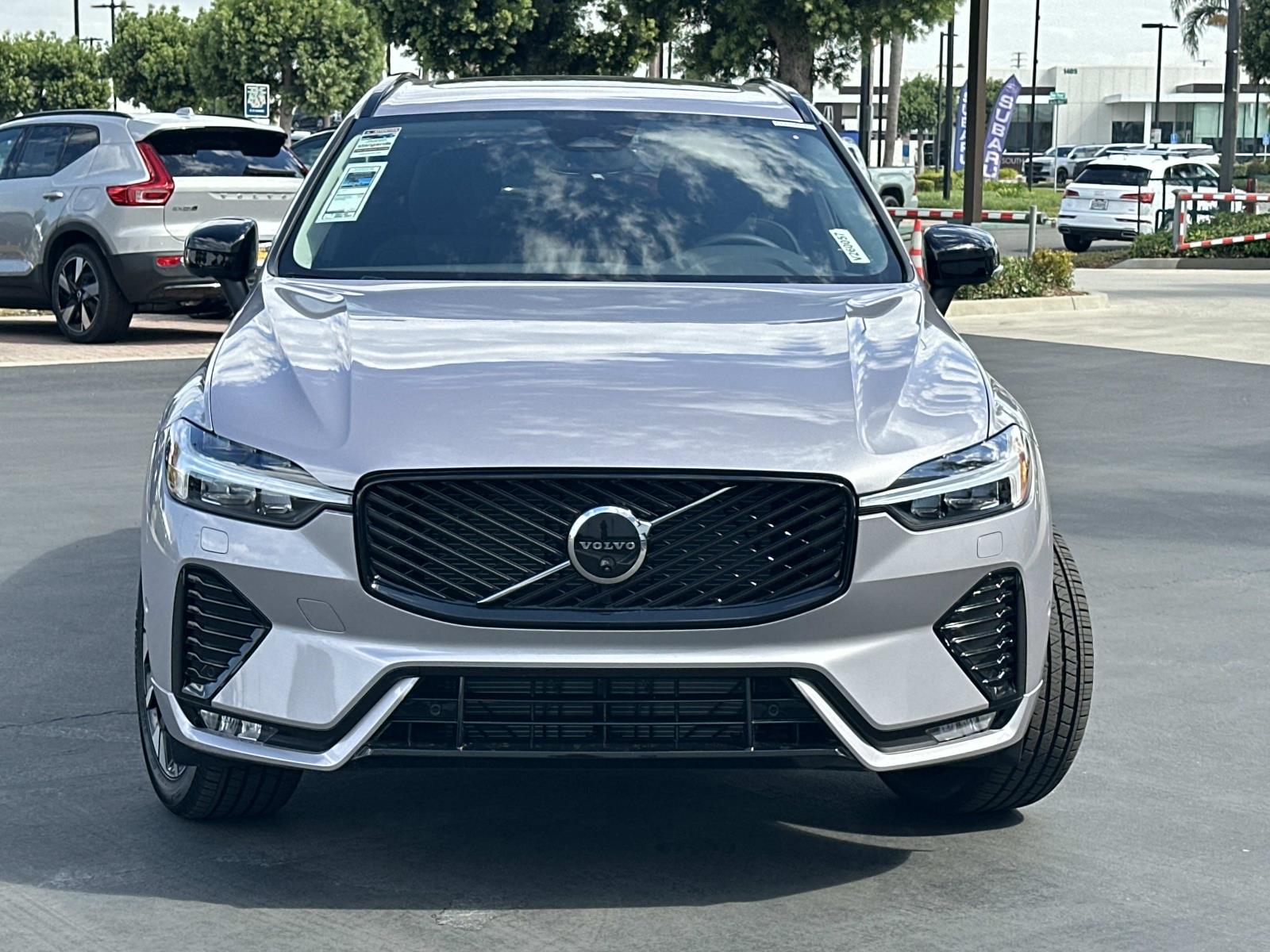 2026 Volvo XC60 B5 Plus photo 2
