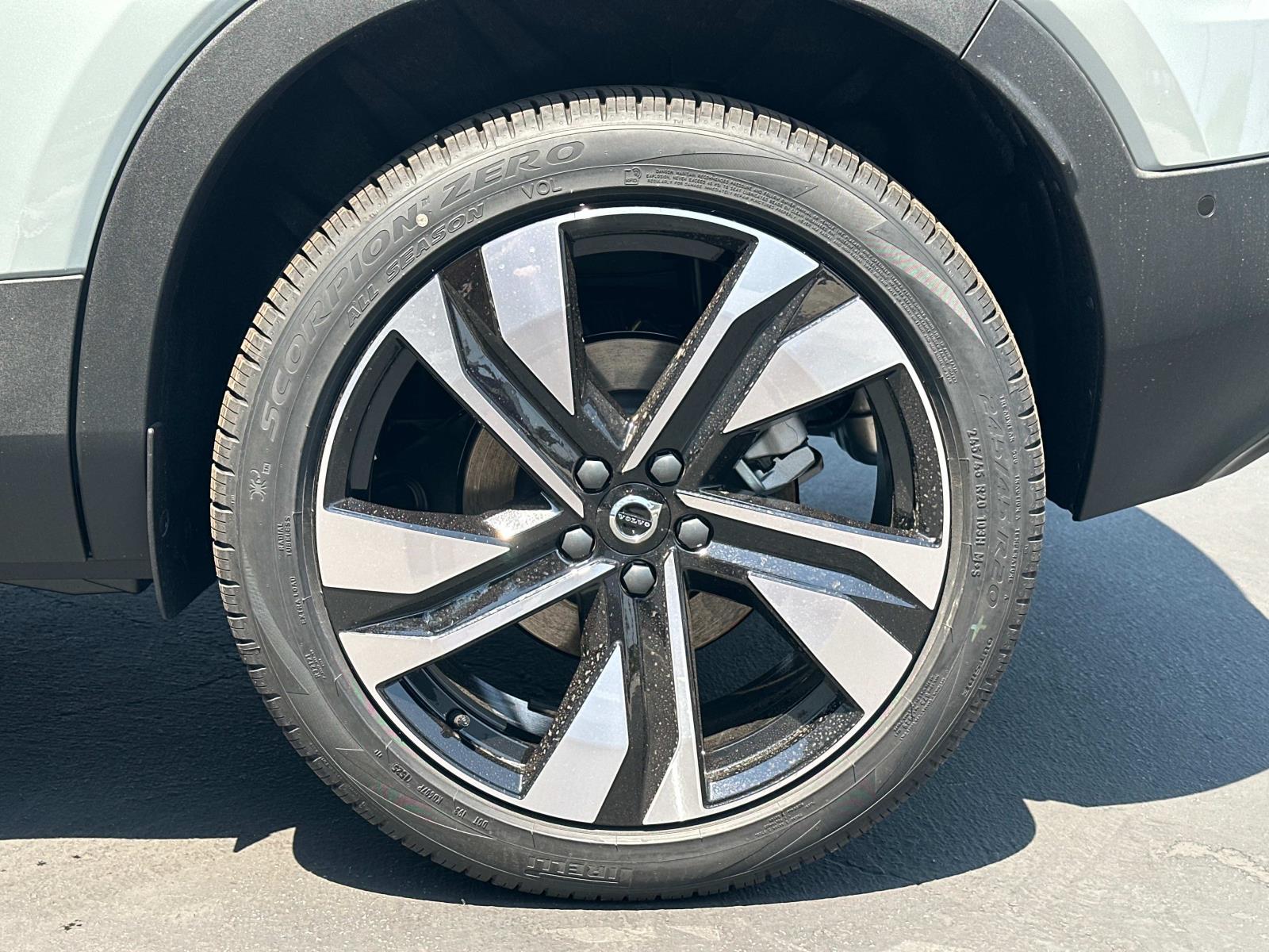 2026 Volvo XC40 Ultra - Photo 23