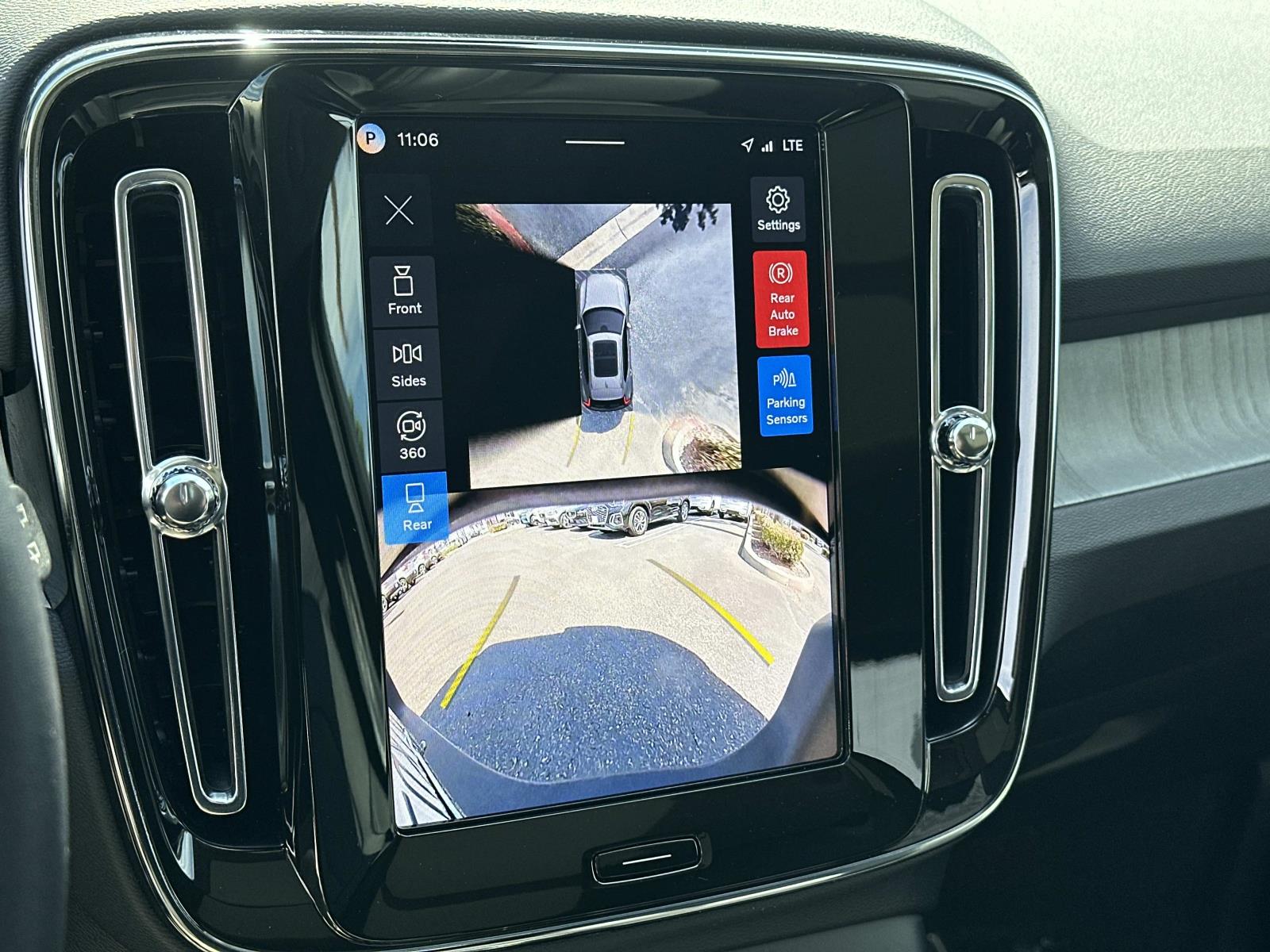 2026 Volvo XC40 Ultra - Photo 13