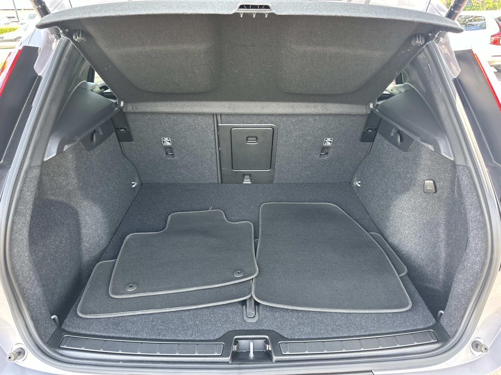 2026 Volvo XC40 Ultra - Photo 23