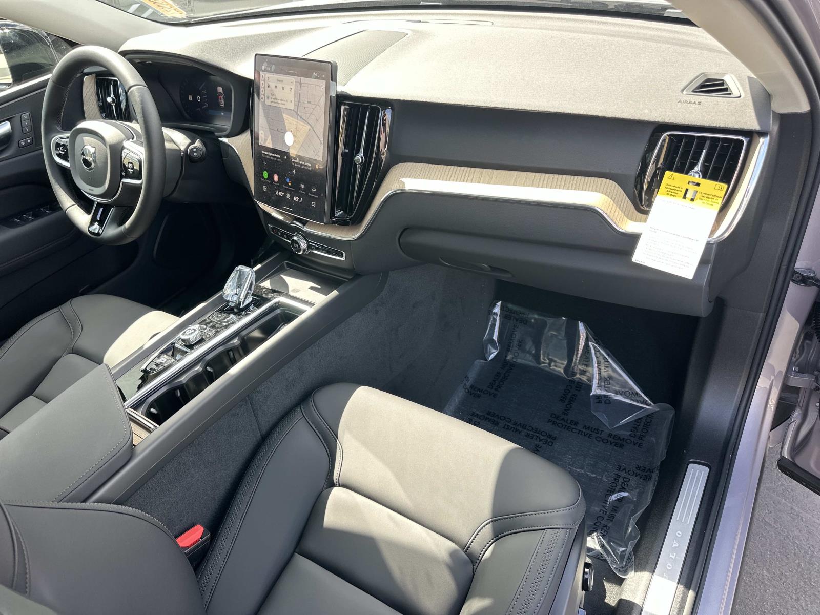 2026 Volvo XC60 Plus - Photo 21