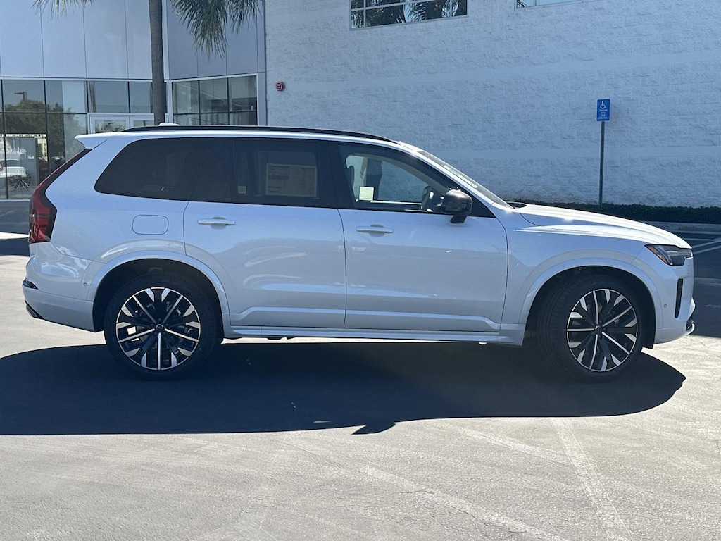 New 2026 Volvo XC90 B6 Ultra Dark Theme 6-Seater SUV