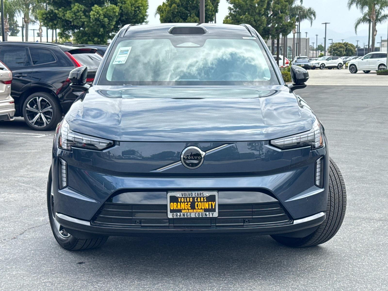 2025 Volvo EX90 Twin Motor Plus photo 2