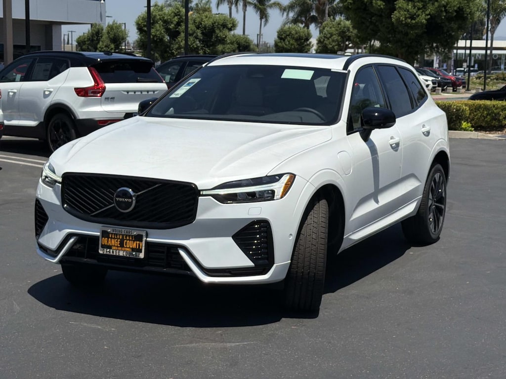 New 2026 Volvo XC60 plug-in hybrid T8 Plus SUV