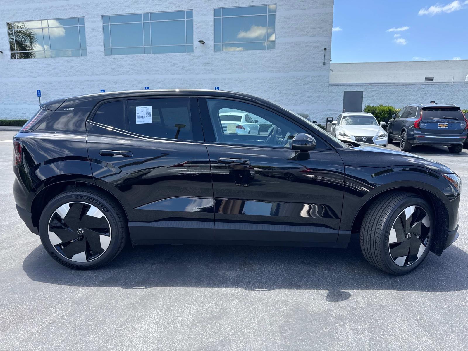 2025 Volvo EX30 Plus photo 3