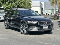 2023 Volvo V60 Cross Country B5 AWD Plus Car
