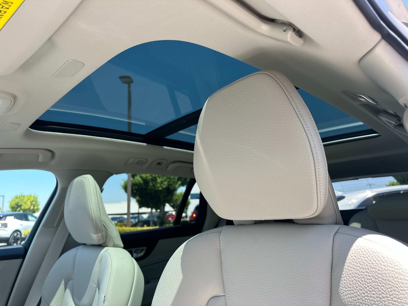 2026 Volvo V60 Cross Country Plus - Photo 24