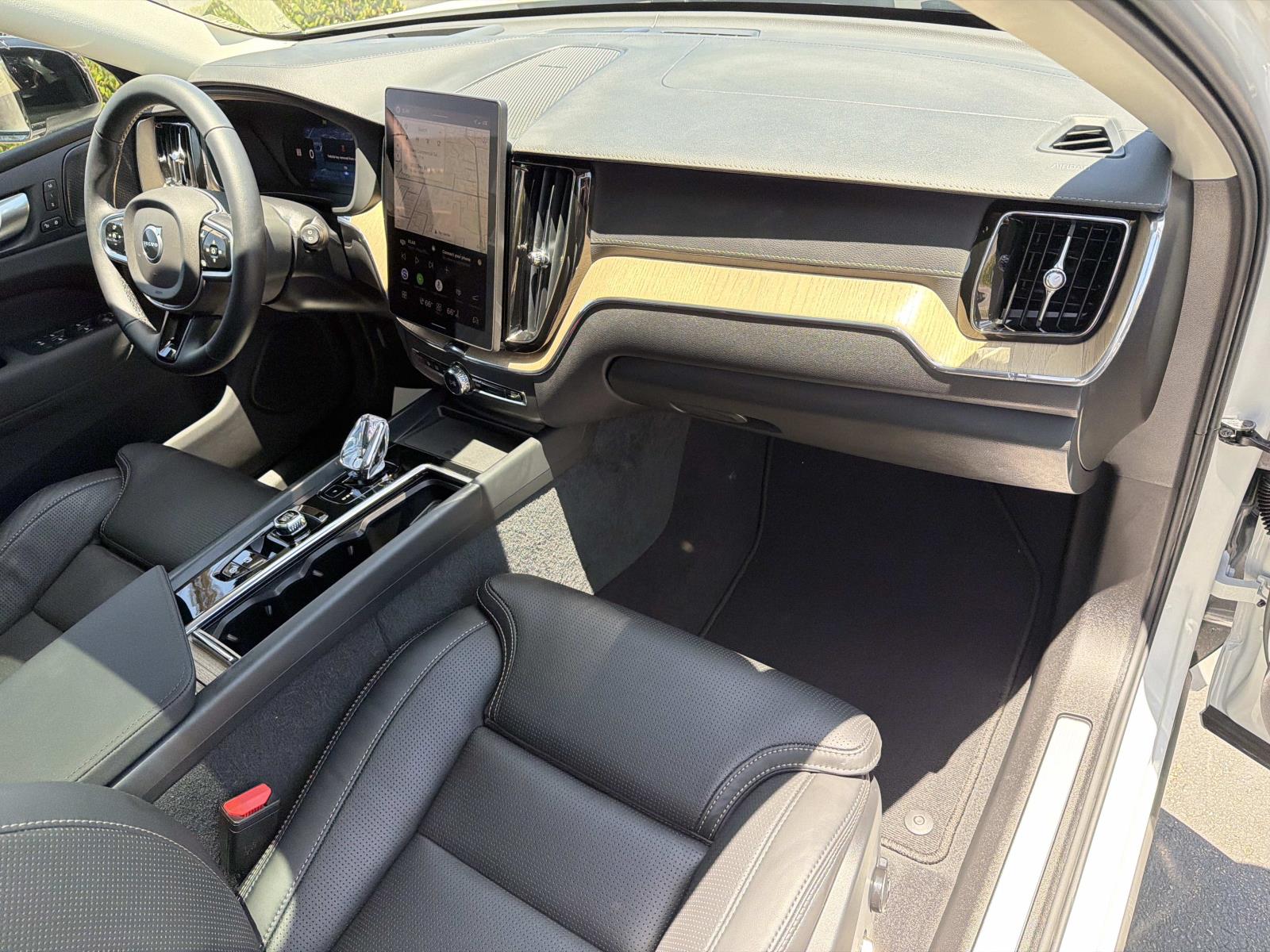 2026 Volvo XC60 Ultra - Photo 26