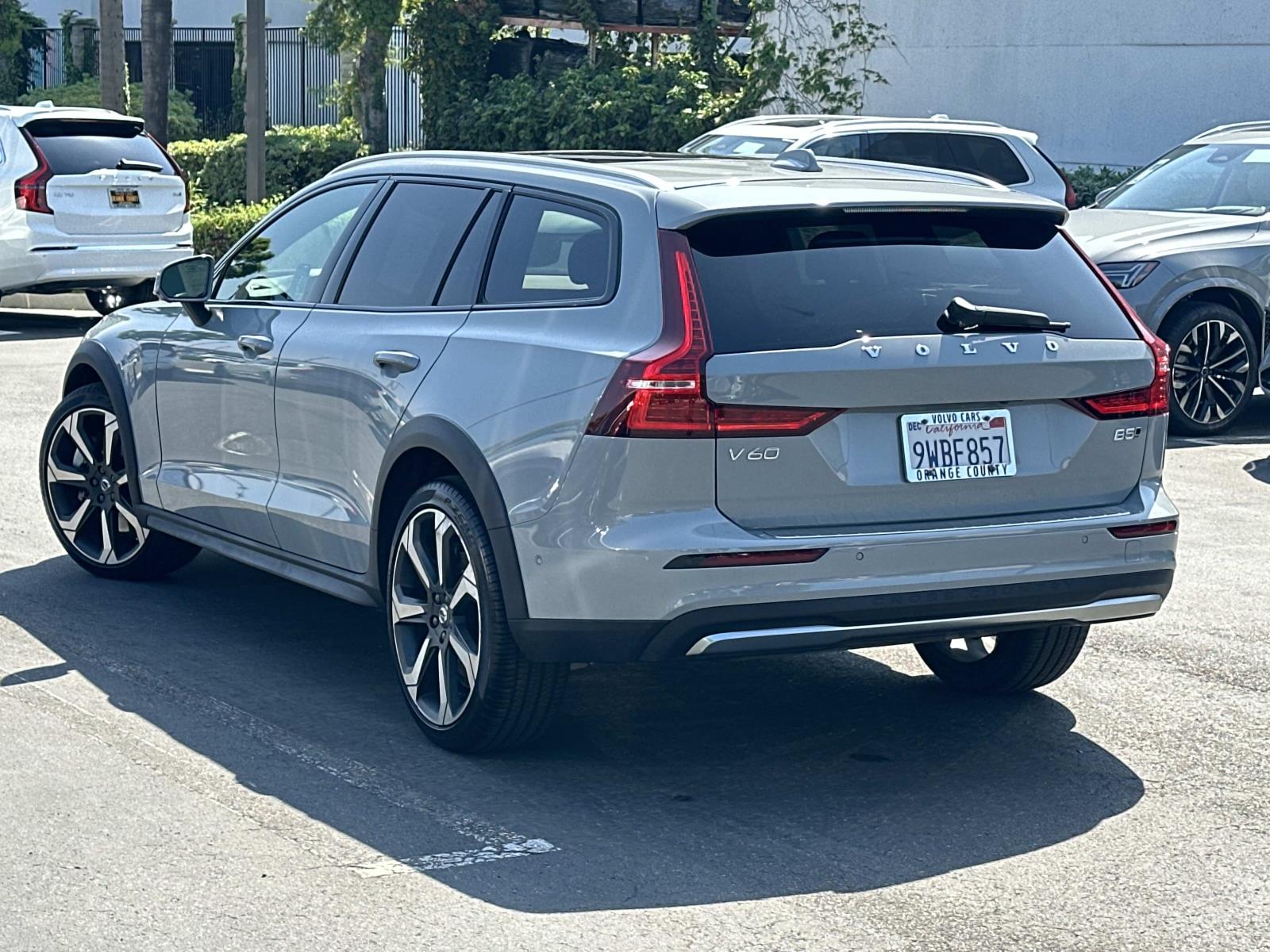 2026 Volvo V60 Cross Country Plus - Photo 6