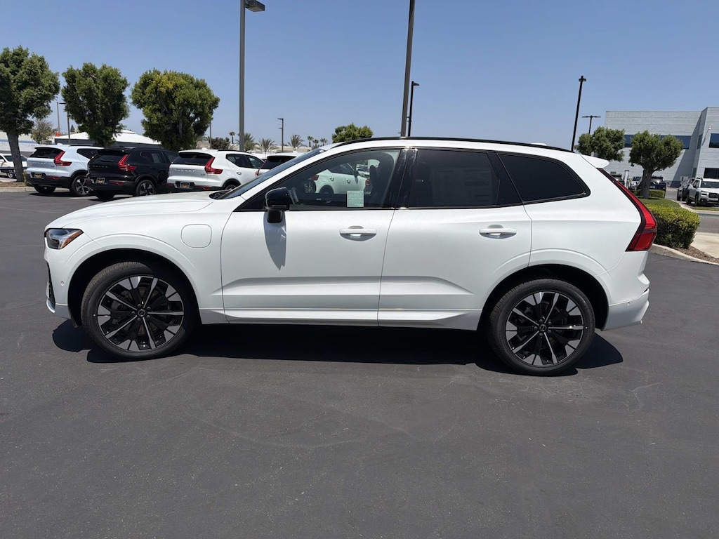 New 2026 Volvo XC60 plug-in hybrid T8 Plus SUV