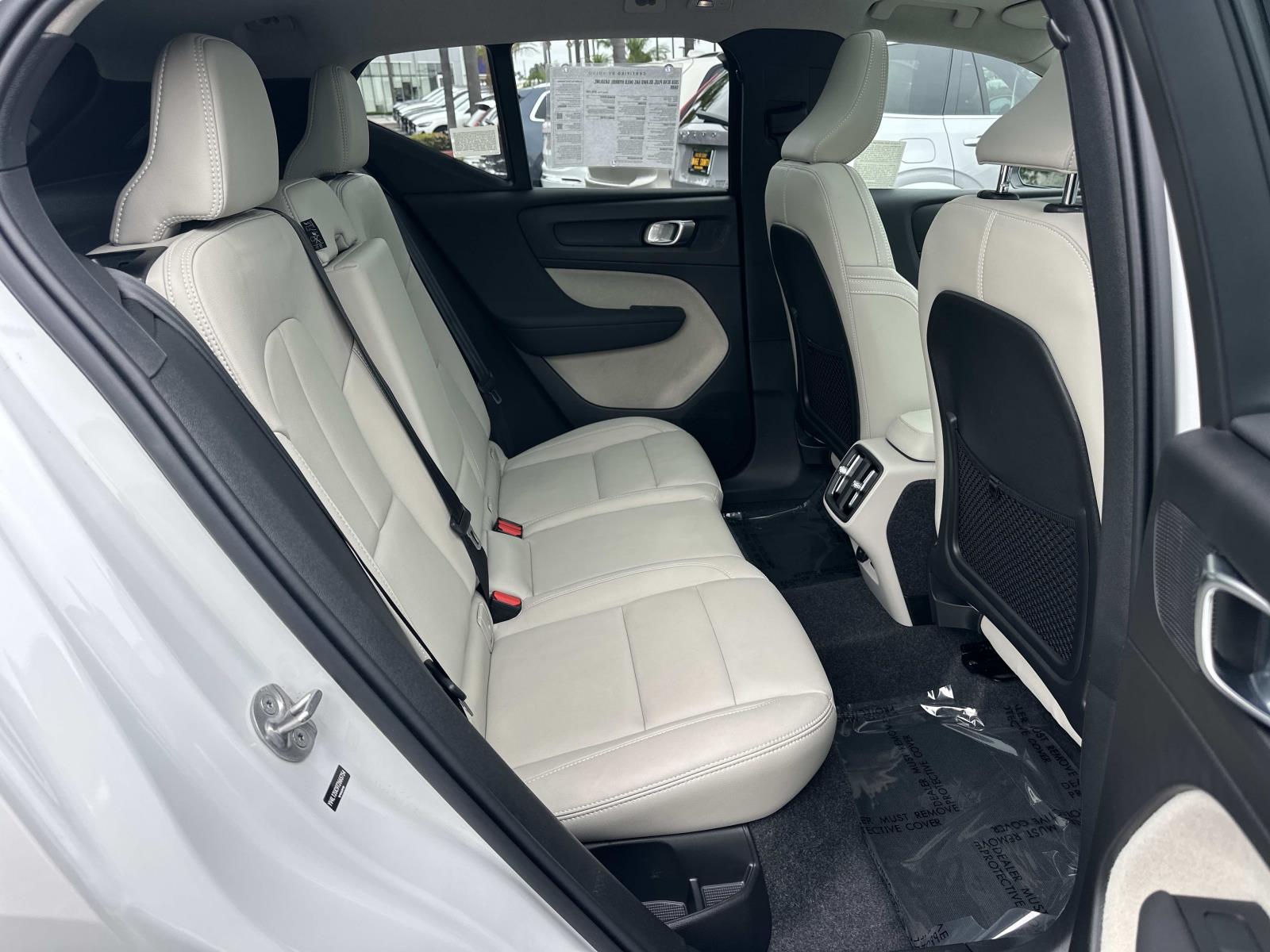 2026 Volvo XC40 Plus - Photo 25