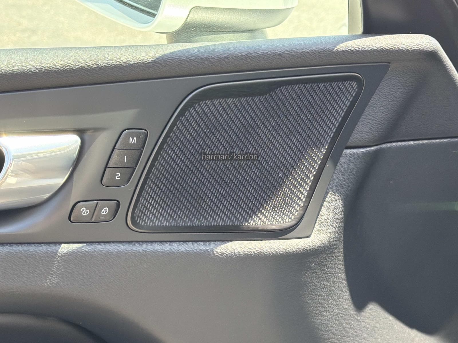 2023 Volvo XC60 Ultimate - Photo 16