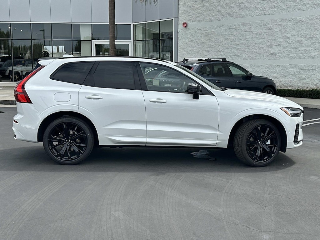 New 2026 Volvo XC60 B5 Ultra Black Edition SUV