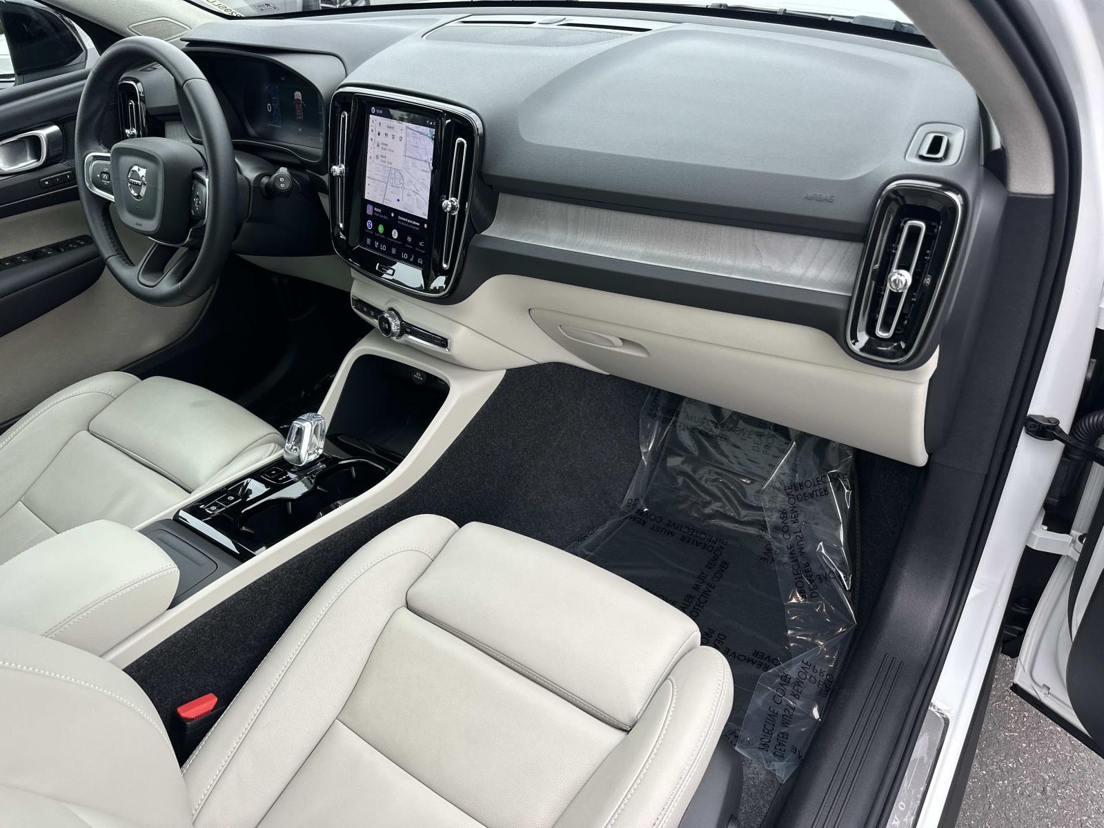 2026 Volvo XC40 Plus - Photo 27