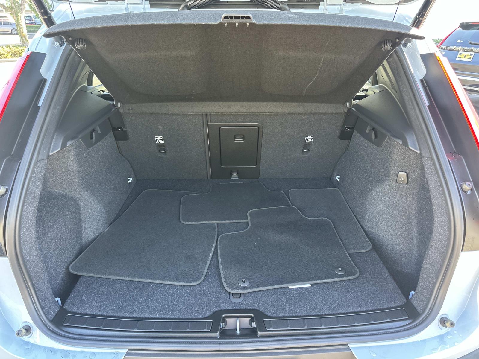 2026 Volvo XC40 Plus - Photo 23