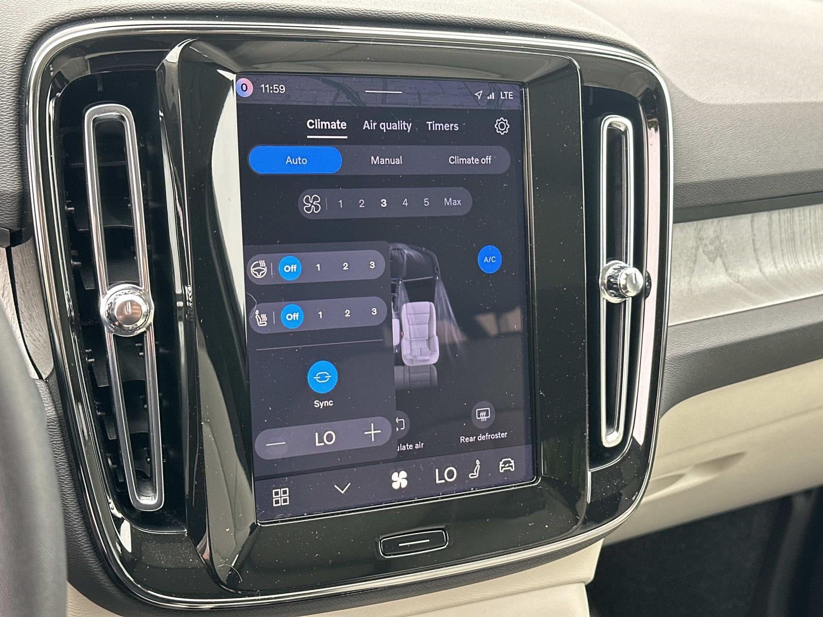 2026 Volvo XC40 Plus - Photo 11