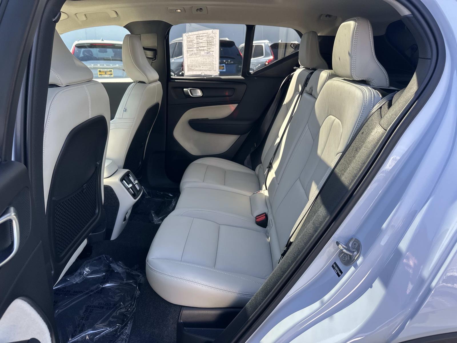 2026 Volvo XC40 Plus - Photo 21