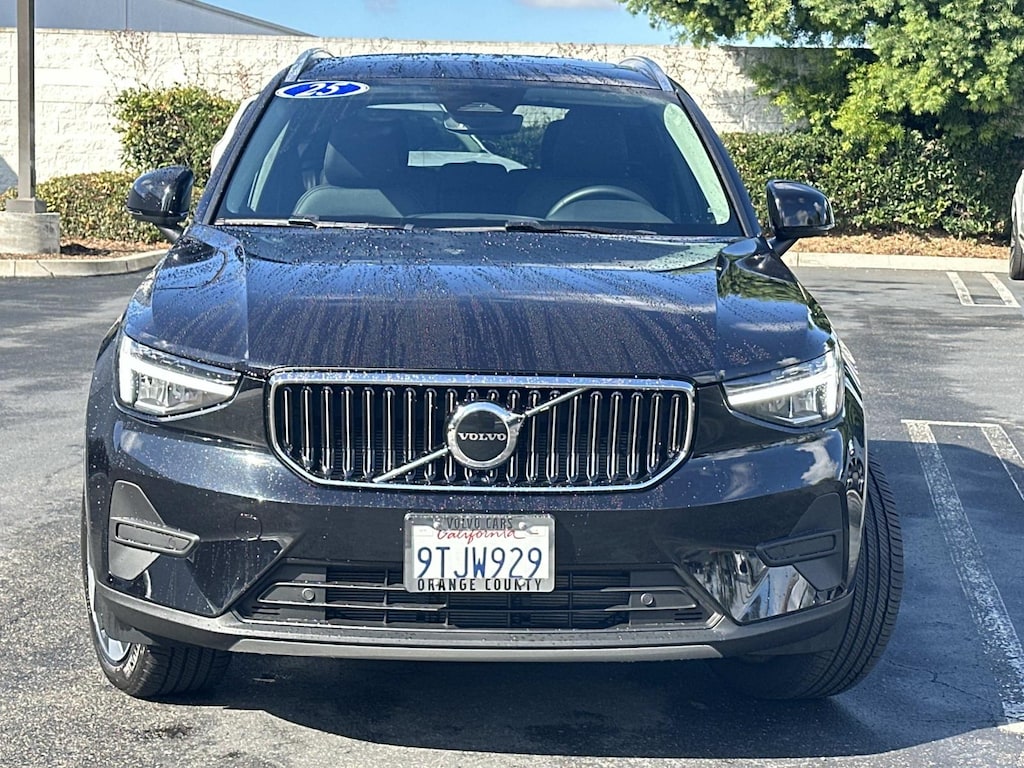 Certified 2025 Volvo XC40 B5 AWD Core Bright Theme Sport Utility