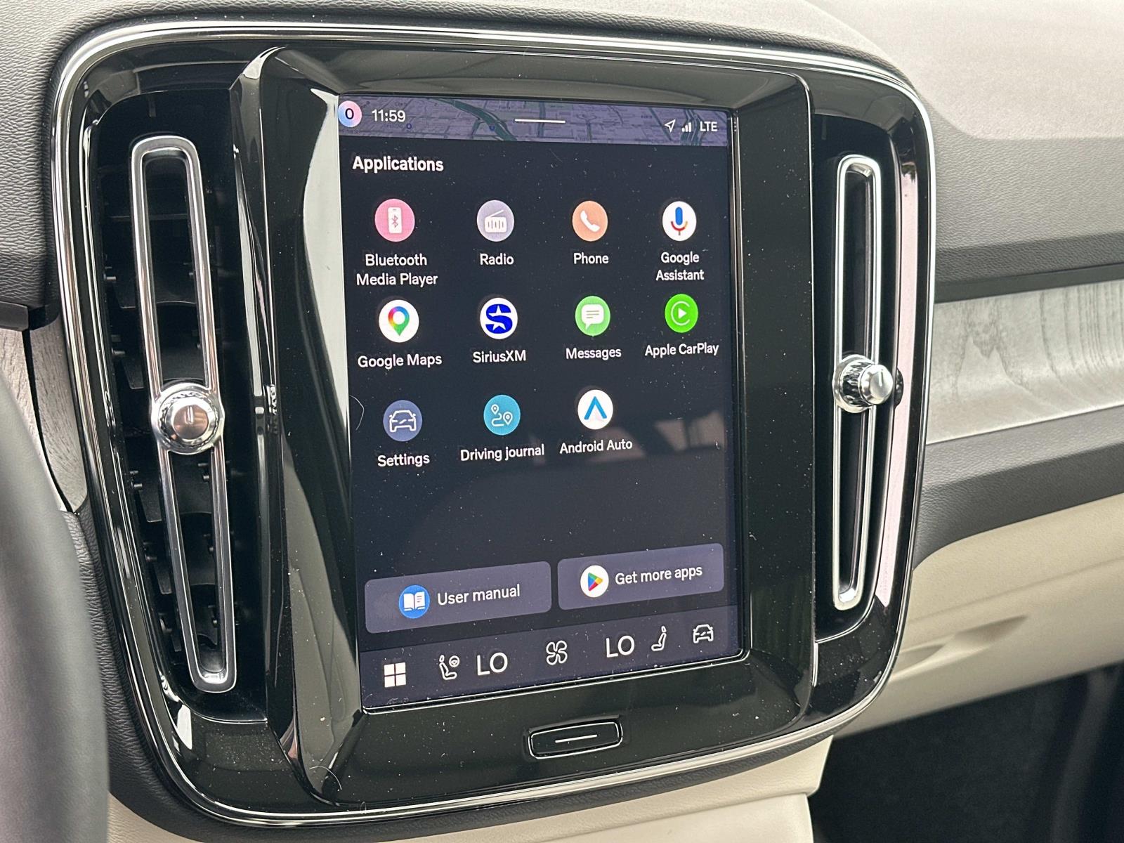 2026 Volvo XC40 Plus - Photo 12