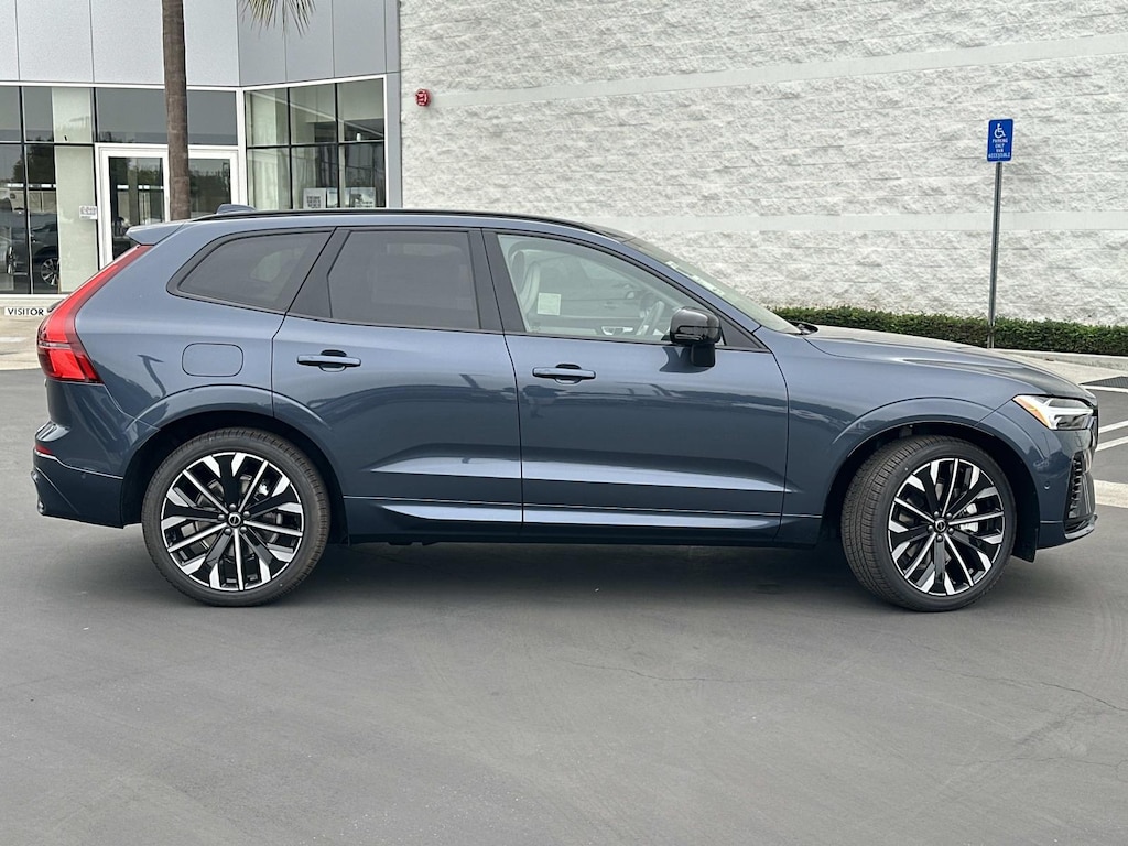 New 2026 Volvo XC60 plug-in hybrid T8 Ultra SUV