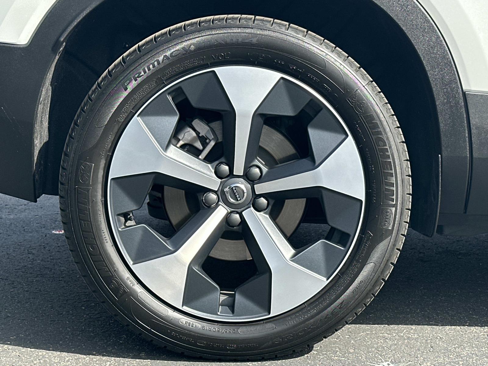 2026 Volvo XC40 Plus - Photo 27