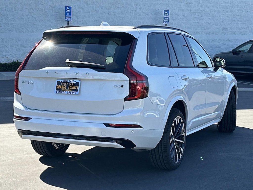 New 2026 Volvo XC90 B6 Ultra Dark Theme 6-Seater SUV