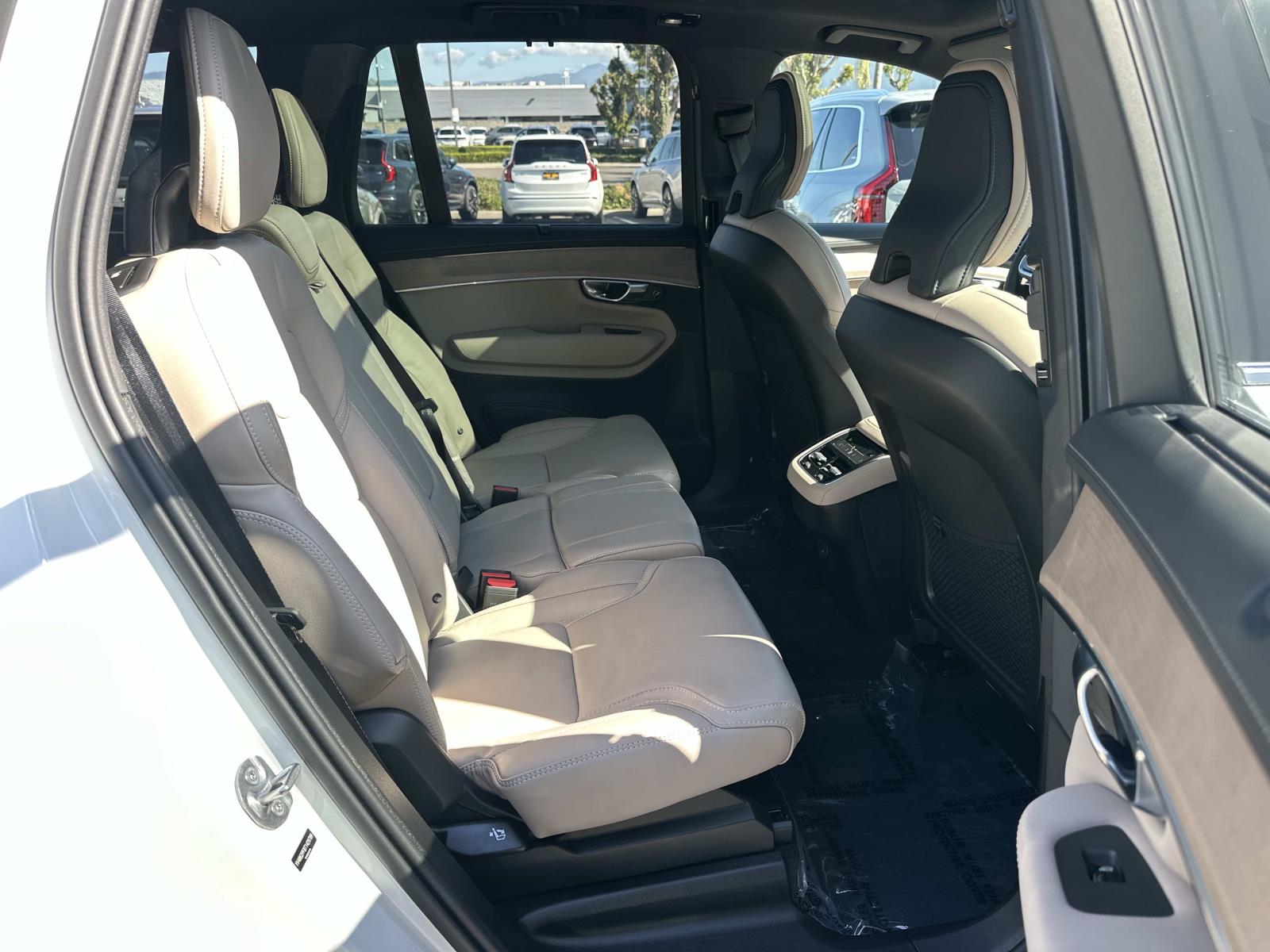 2026 Volvo XC90 Ultra - Photo 25