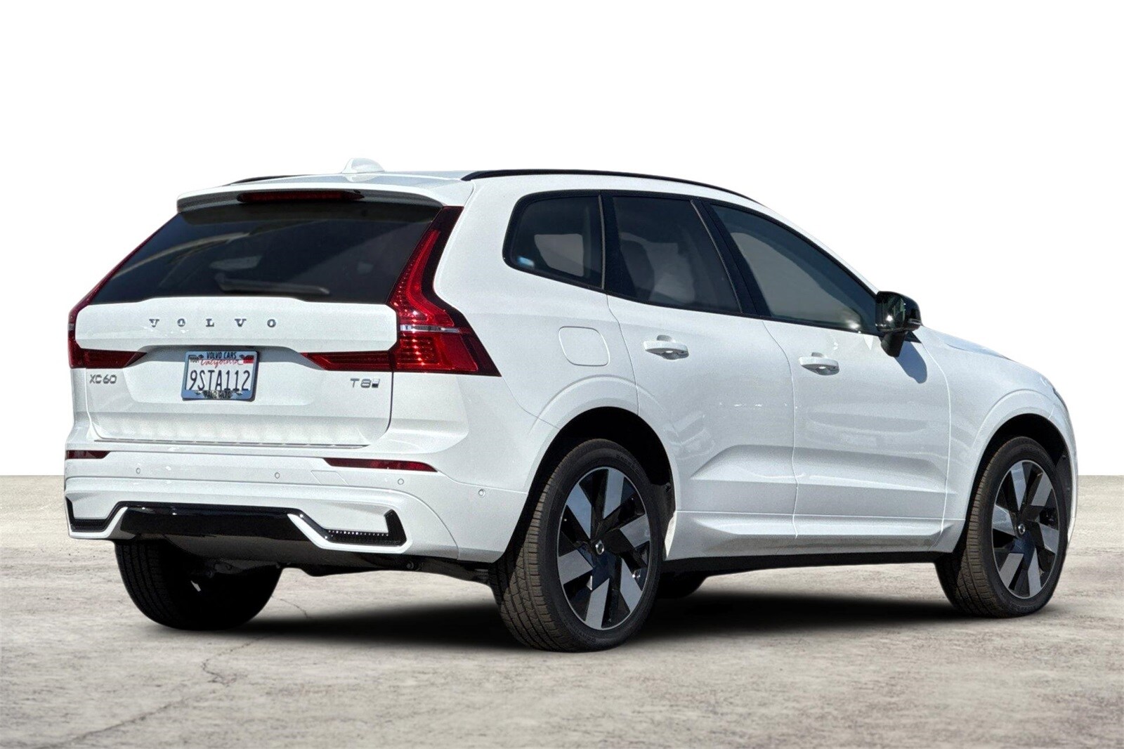 2025 Volvo XC60 Hybrid T8 photo 3