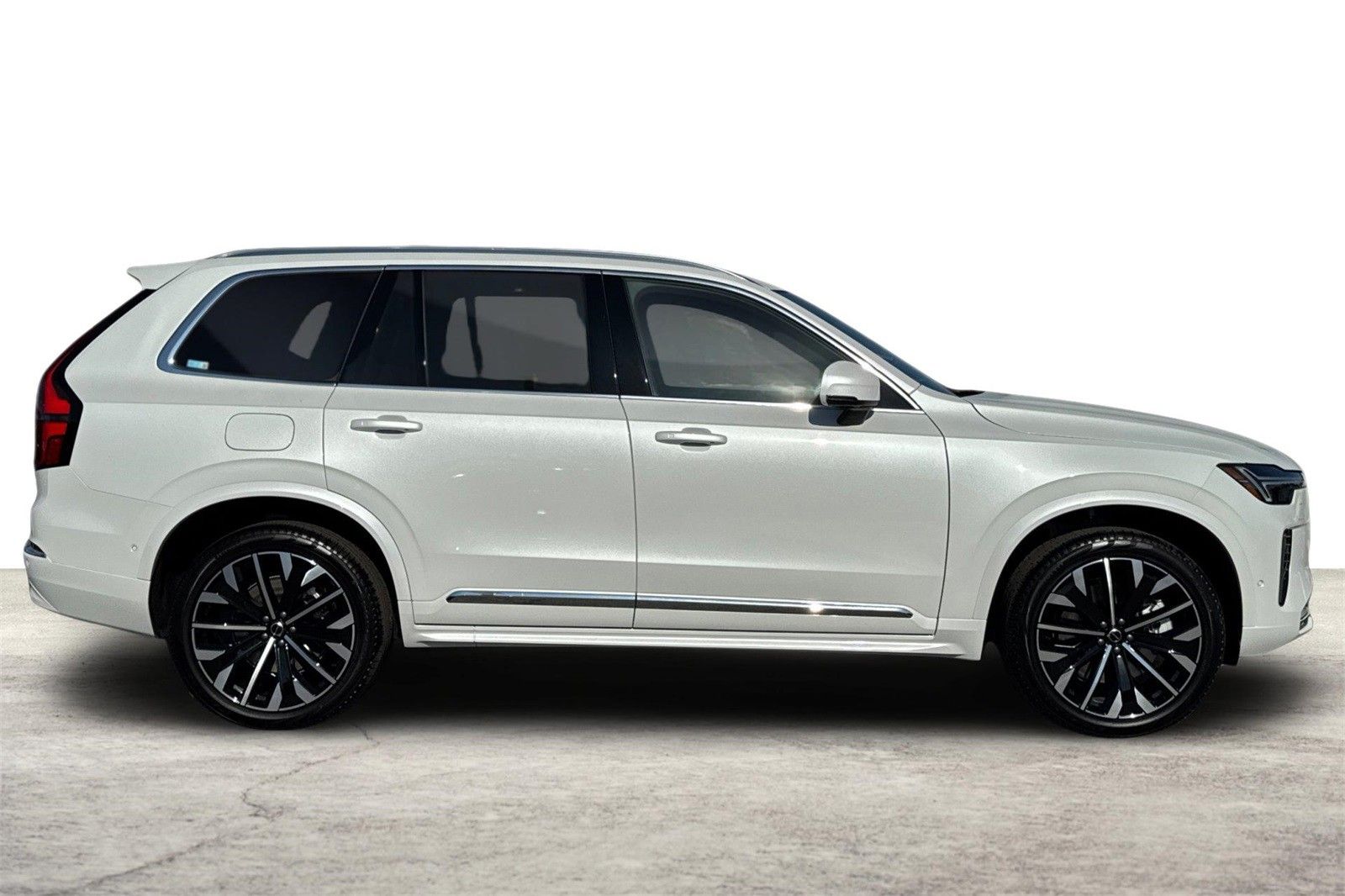 2026 Volvo XC90 Plus - Photo 8