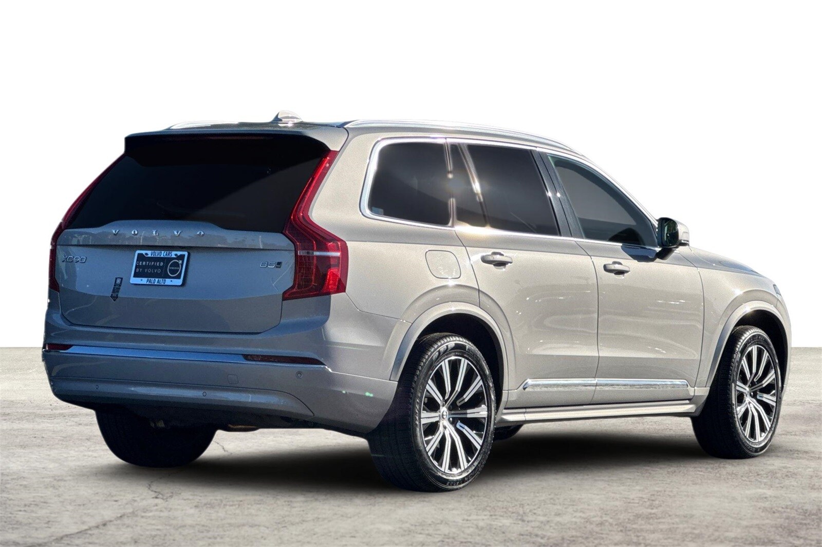 2025 Volvo XC90 B5 Core photo 3
