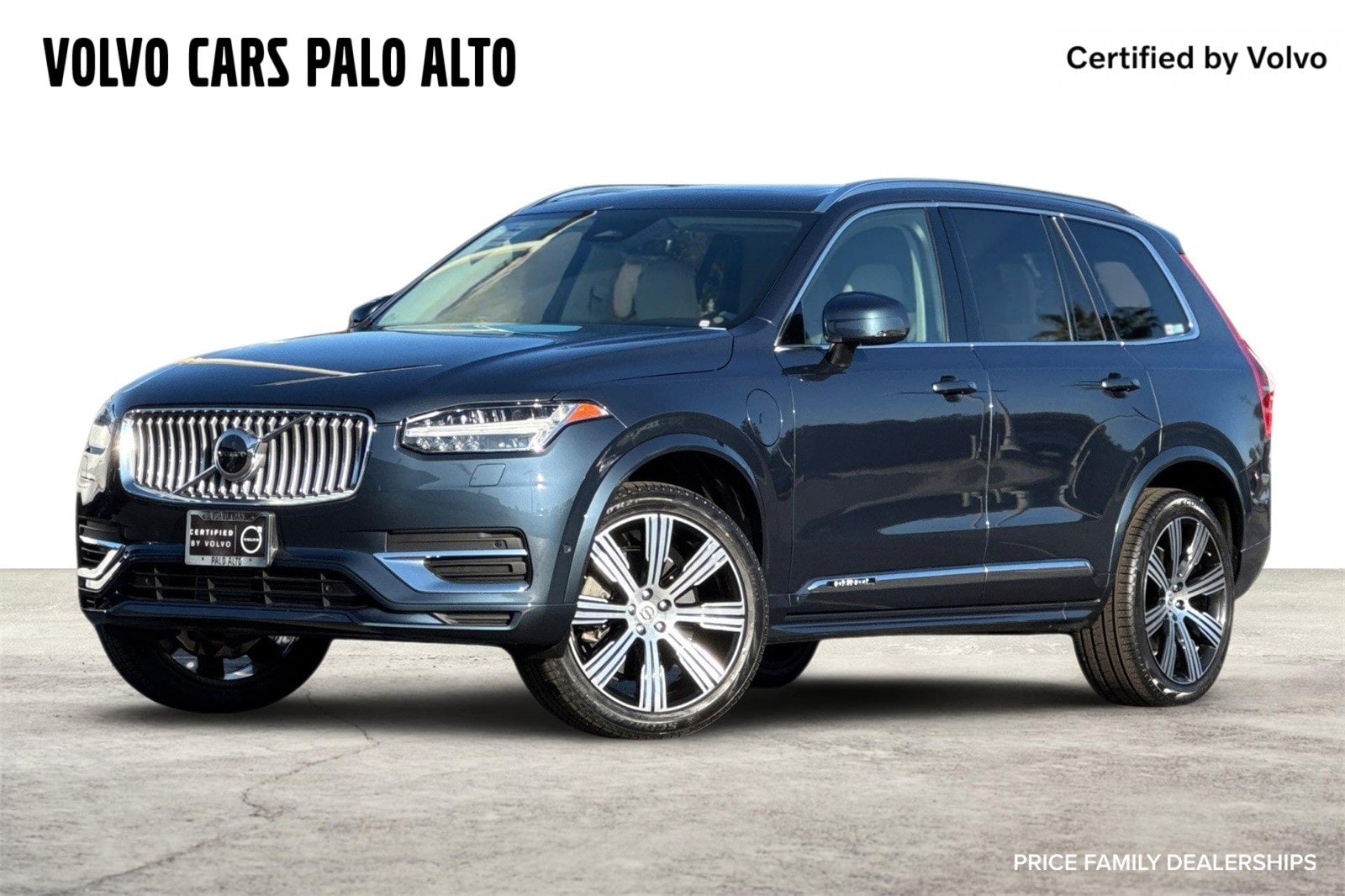 2023 Volvo XC90 Plus's photo