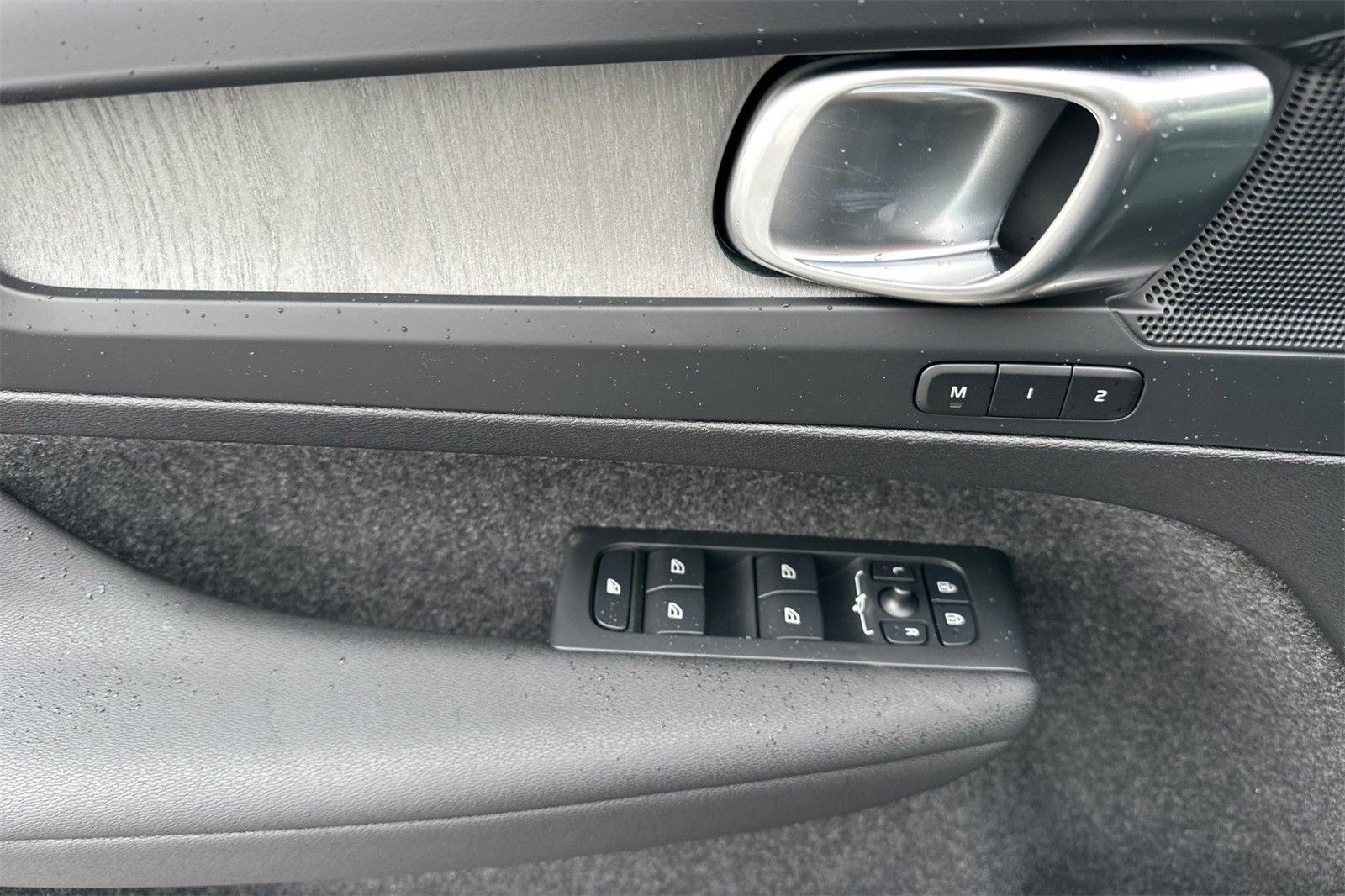 2025 Volvo XC40 Core - Photo 12