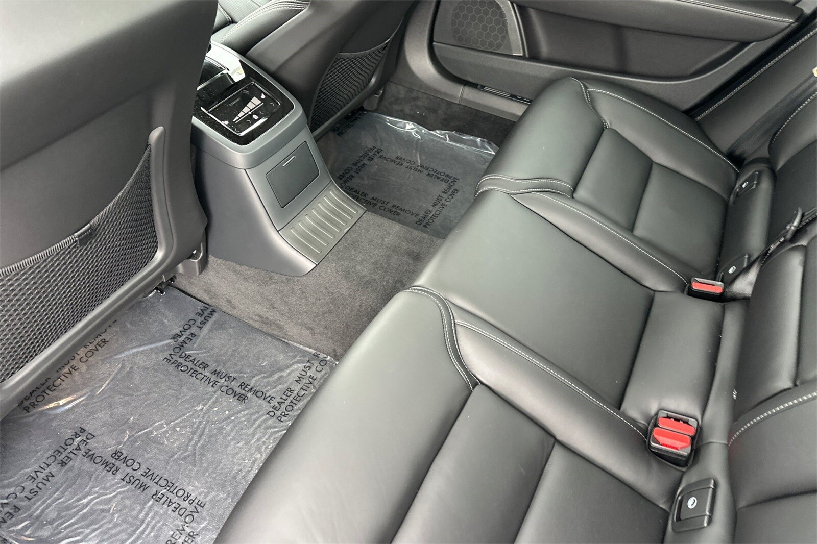 2025 Volvo S90 T8 photo 3