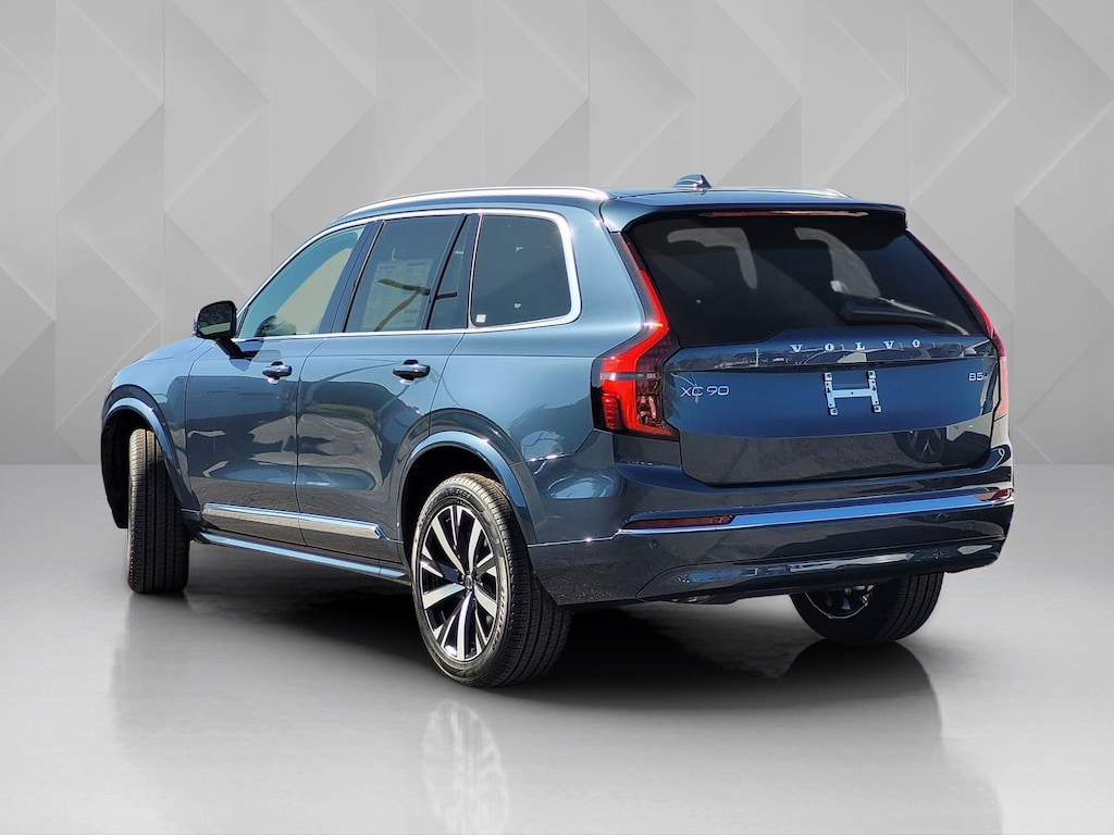 New 2026 Volvo XC90 B5 Core SUV