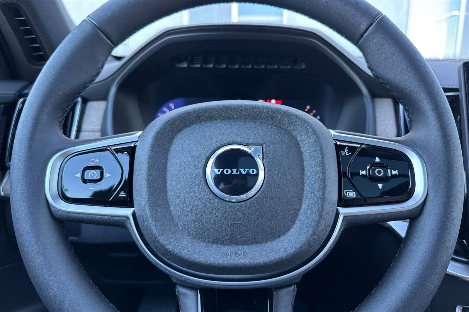 2026 Volvo XC90 Plus - Photo 24