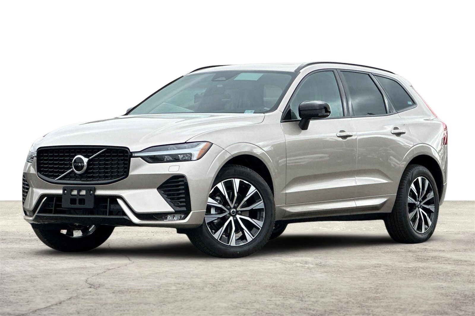 2025 Volvo XC60 B5 Core photo 2