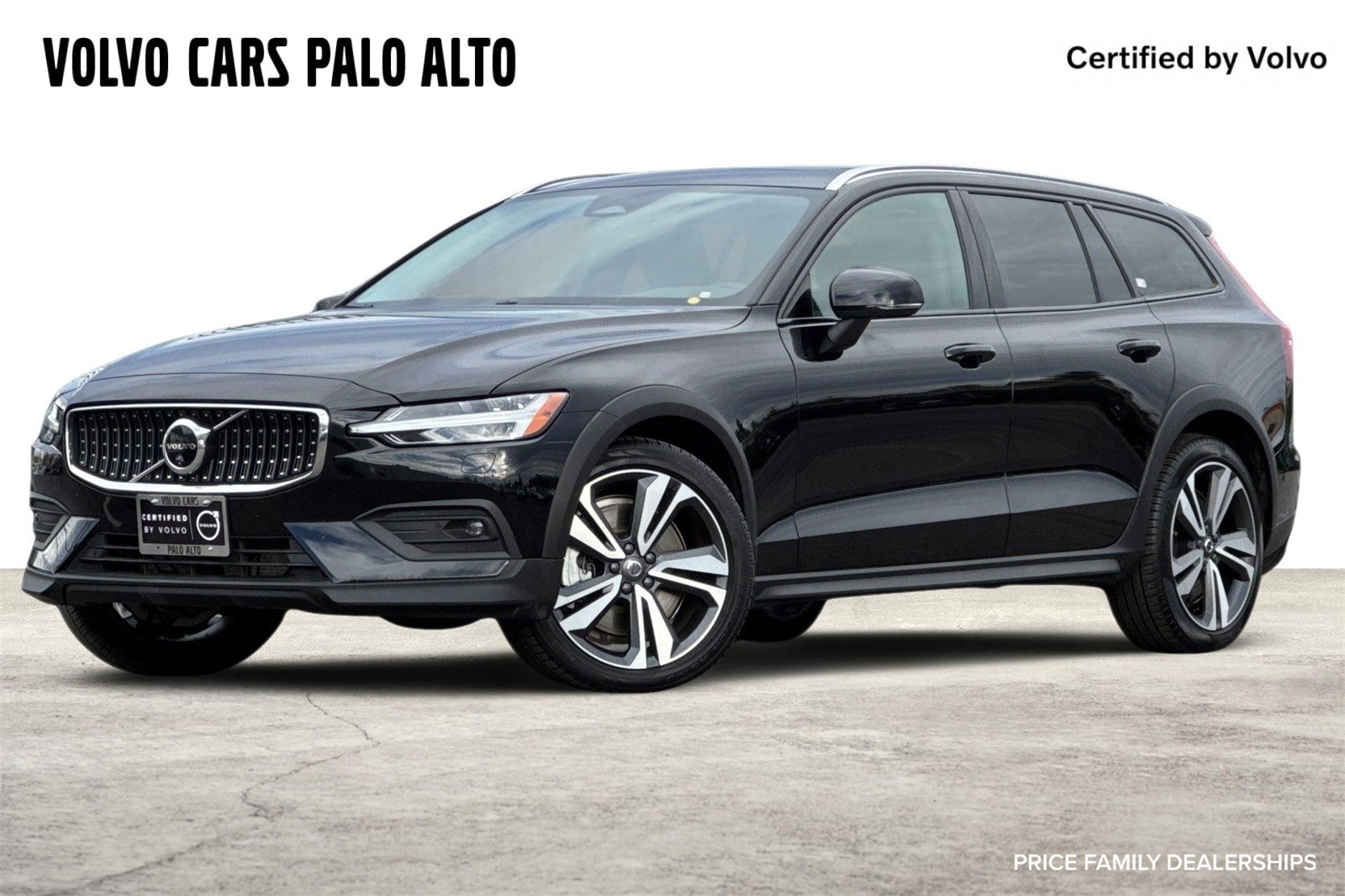 2025 Volvo V60 Cross Country Plus's photo