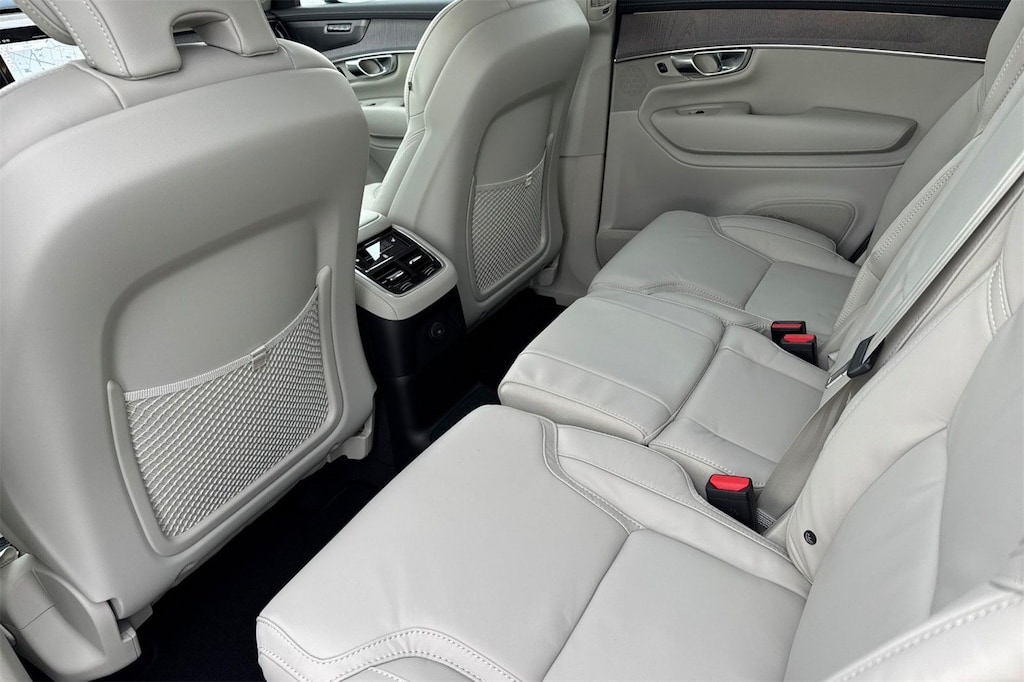 New 2026 Volvo XC90 plug-in hybrid T8 Ultra 7-Seater SUV