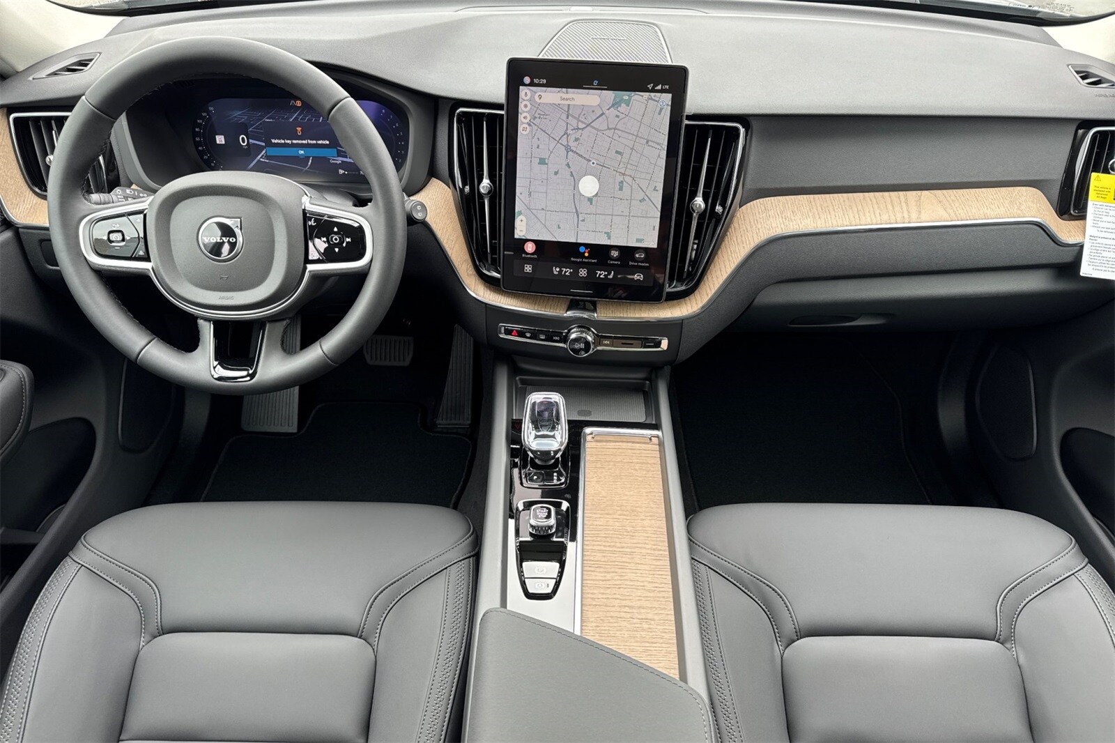 2026 Volvo XC60 B5 Plus photo 3