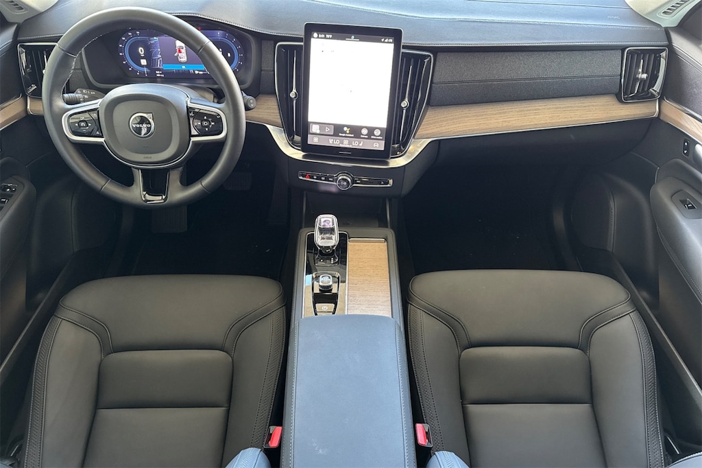 Certified 2025 Volvo XC90 B6 Plus 7-Seater SUV