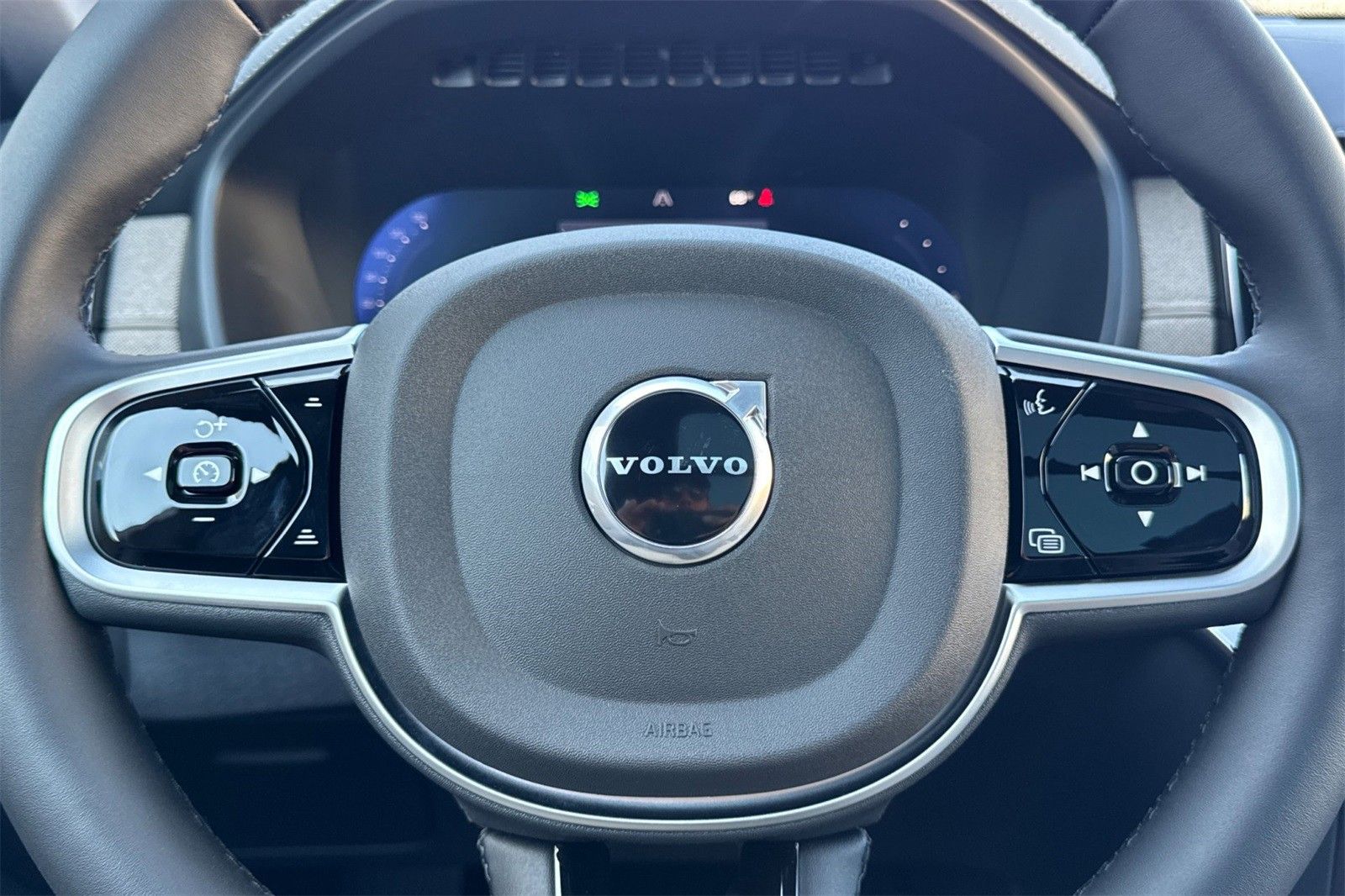2026 Volvo XC90 Plus - Photo 24
